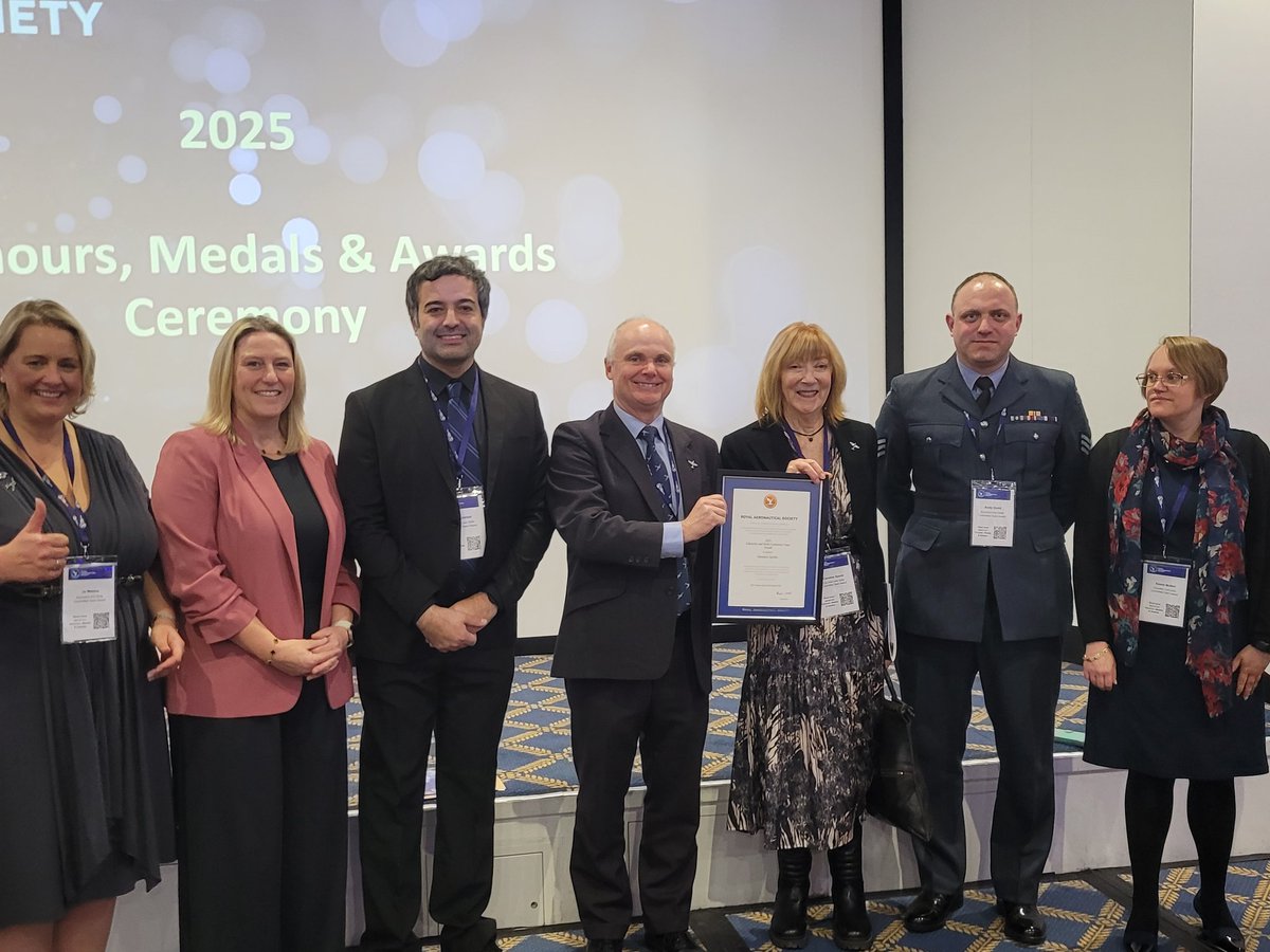 Tim Robinson tweet media