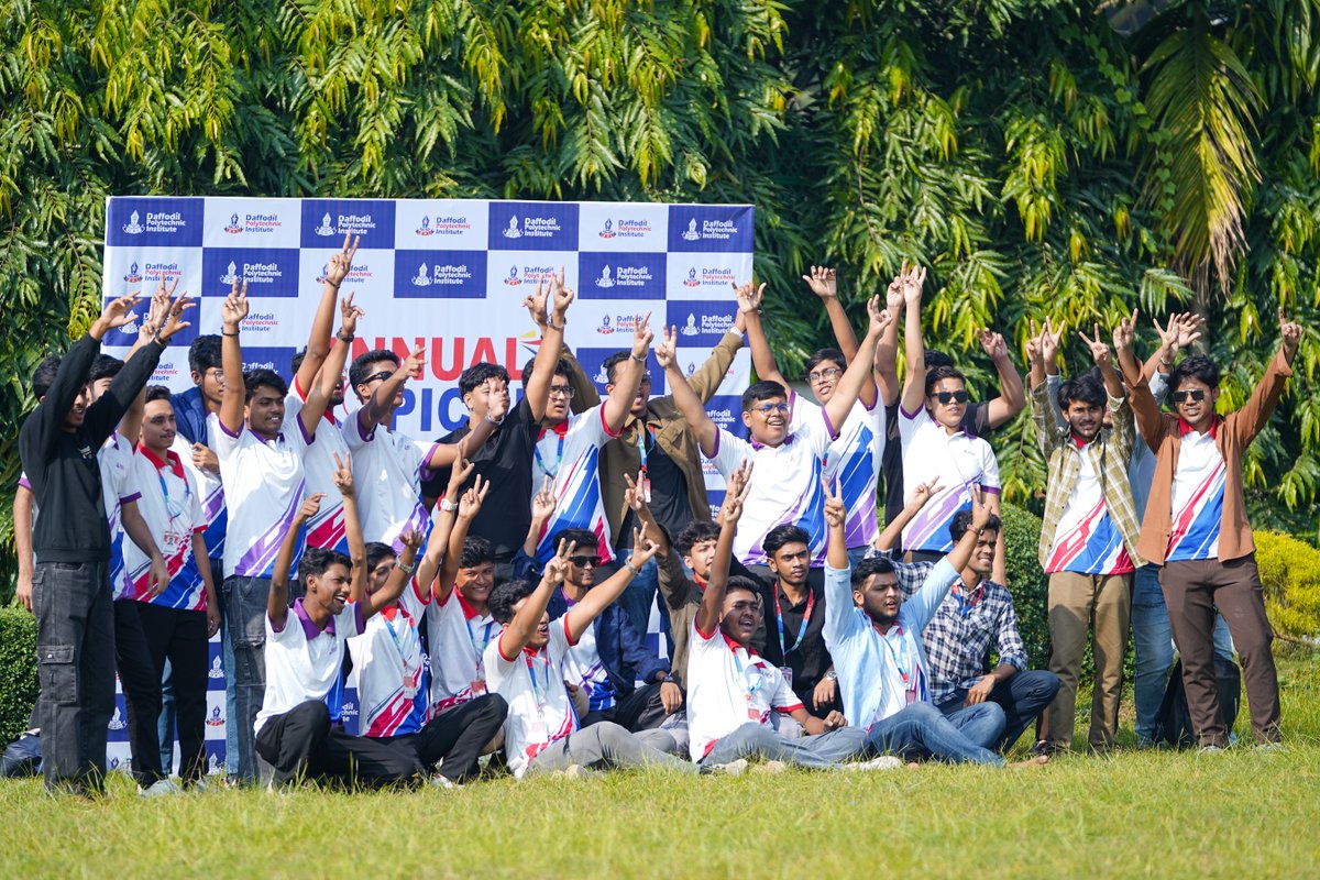 DaffodilPoly's tweet image. 😉ব্যস্ত যান্ত্রিক জীবনকে একটু ছুটি দিয়ে, আজকে শুধুই আনন্দ আর উচ্ছ্বাস!

🙌প্রকৃতির সান্নিধ্যে, বন্ধুদের সঙ্গে হাসি-ঠাট্টা, খেলাধুলা, নাচ-গান, কনসার্ট! সব মিলিয়ে চলছে Annual Picnic 2025

#Daffodilpolytechnic #DiplomaEngineering #AnnualPicnic2025