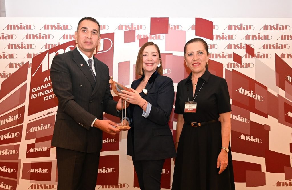 ANSİAD’DA “BUGÜNDEN GELECEĞİ TASARLAMAK” KONUŞULDU

👉 businessantalya.com/ansiad-bugunde…