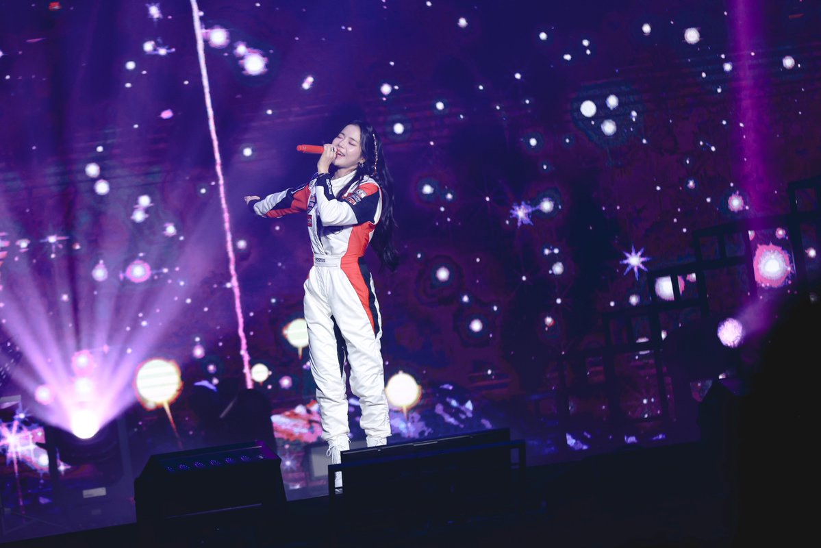 DragonKazoo77's tweet image. 251102 Solar 3rd Concert [Solaris] in Kaohsiung — Official Photos in HQ (2)

🔗 drive.google.com/drive/folders/…

#Solaris #SOLAR #솔라 #頌樂 #金容仙 #MAMAMOO #마마무 @RBW_MAMAMOO