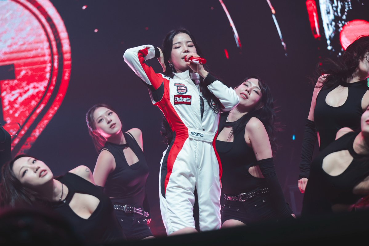 DragonKazoo77's tweet image. 251102 Solar 3rd Concert [Solaris] in Kaohsiung — Official Photos in HQ (3)

🔗 drive.google.com/drive/folders/…

#Solaris #SOLAR #솔라 #頌樂 #金容仙 #MAMAMOO #마마무 @RBW_MAMAMOO