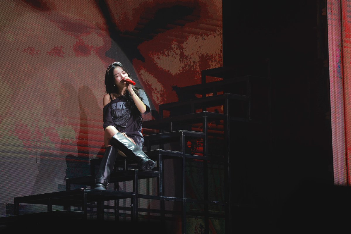 DragonKazoo77's tweet image. 251102 Solar 3rd Concert [Solaris] in Kaohsiung — Official Photos in HQ (3)

🔗 drive.google.com/drive/folders/…

#Solaris #SOLAR #솔라 #頌樂 #金容仙 #MAMAMOO #마마무 @RBW_MAMAMOO