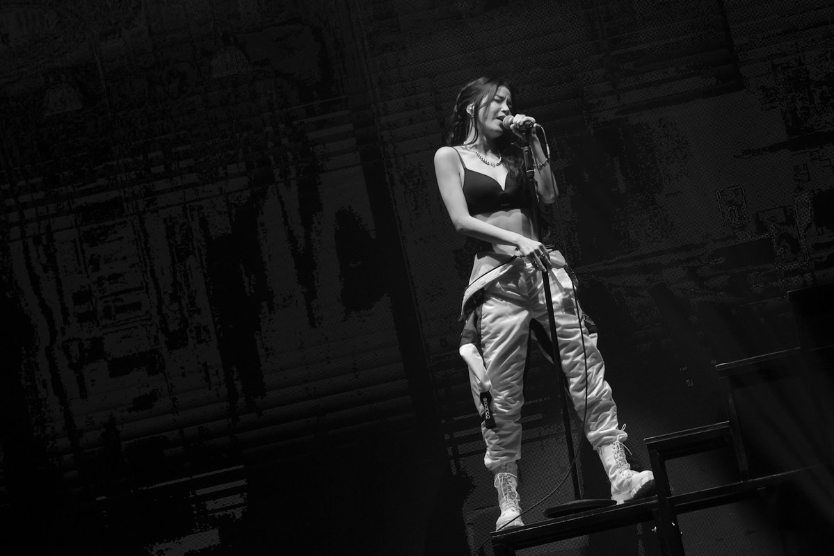 DragonKazoo77's tweet image. 251102 Solar 3rd Concert [Solaris] in Kaohsiung — Official Photos in HQ (3)

🔗 drive.google.com/drive/folders/…

#Solaris #SOLAR #솔라 #頌樂 #金容仙 #MAMAMOO #마마무 @RBW_MAMAMOO