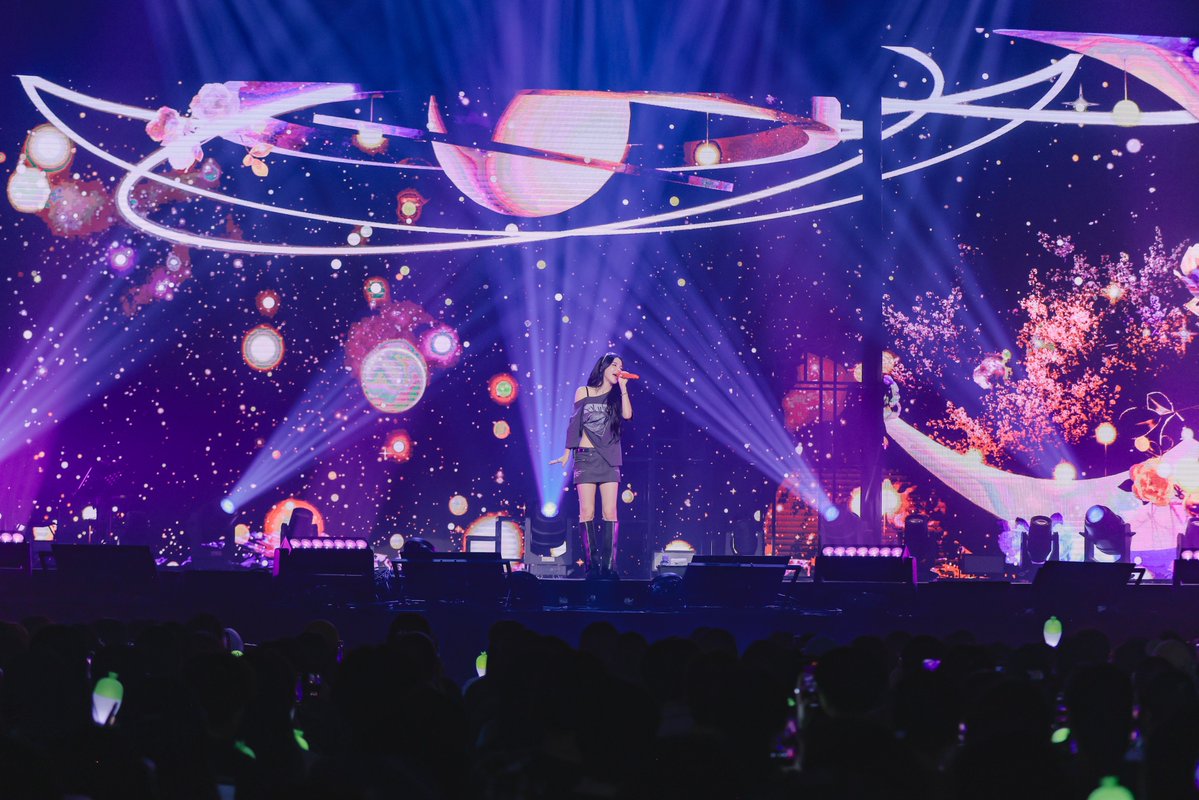 DragonKazoo77's tweet image. 251102 Solar 3rd Concert [Solaris] in Kaohsiung — Official Photos in HQ (4)

🔗 drive.google.com/drive/folders/…

#Solaris #SOLAR #솔라 #頌樂 #金容仙 #MAMAMOO #마마무 @RBW_MAMAMOO