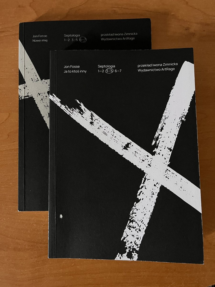 bazajdel's tweet image. Jon Fosse - Septologia. 3-5, 6-7.
Spokój i pewność tej prozy są zniewalające. Płynie się przez nią, myśląc o rzeczach najważniejszych. Mistrzostwo. 10/10
#readlist2025pl #fosse