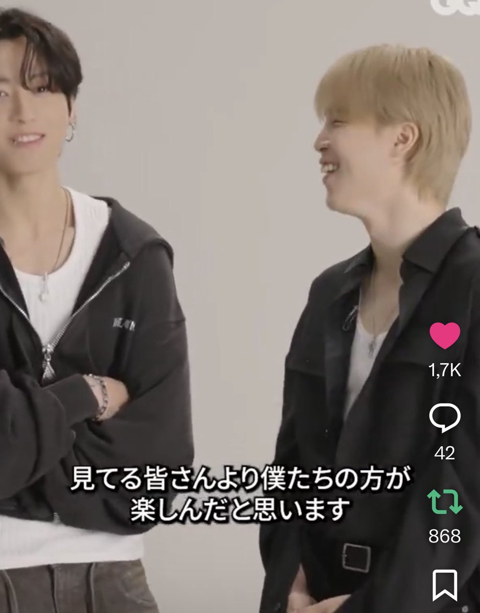 Jmnblossoms's tweet image. the size difference is size differencing again