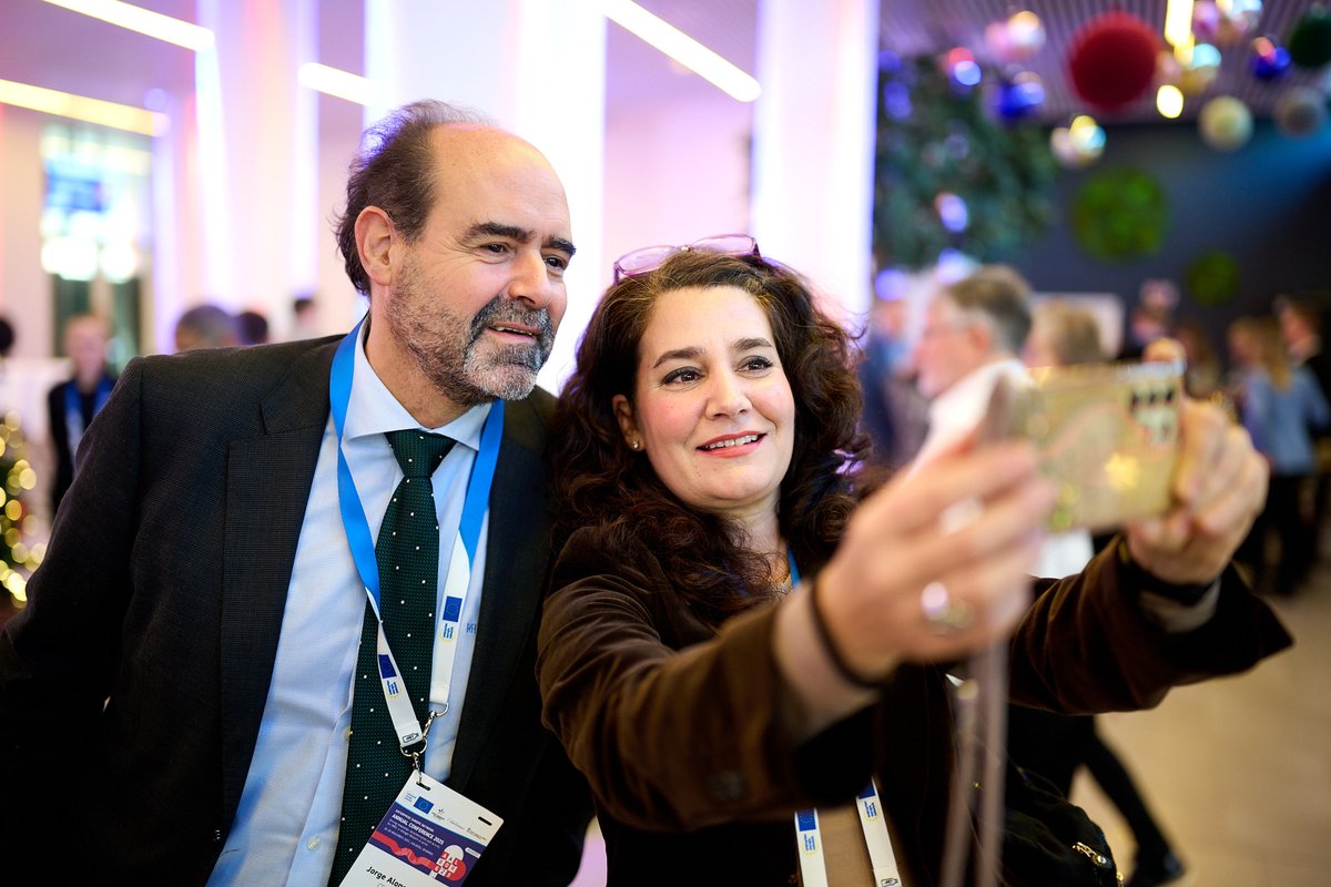 EEN_EU's tweet image. ☕ Good morning from Aalborg 🇩🇰, where Day 2 of #EEN2025 has kicked off!

On today’s agenda:
🌍 Global trade &amp;amp; FTAs
💶 EU funding &amp;amp; innovation finance
🌱 Climate risks &amp;amp; circular energy solutions
🧠 IP strategies for SMEs

More collaboration and ideas ahead!
#EENCanHelp