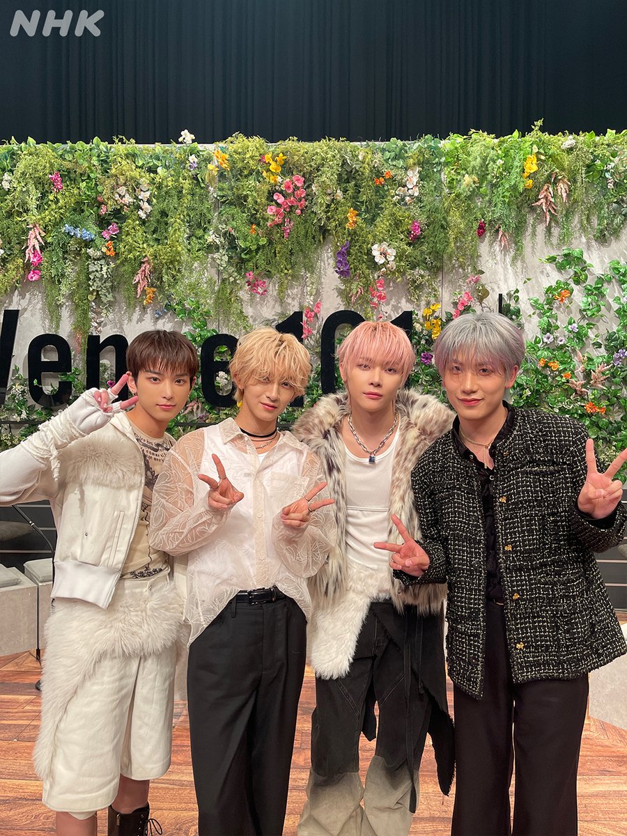 nhk_venue101's tweet image. 🤳#Venue101 見逃し配信中💚

🐺#andTEAM #MAZZEL クイズ💫

それぞれのエンディング妖精は誰❔

正解は
#HARUA #NICHOLAS
#NAOYA #HAYATO でした✨

パフォーマンスをもう一度👇️
web.nhk/tv/an/venue101…

公式LINEに
HARUAとNICHOLASとNAOYAとHAYATO
と送るとSP写真が👇️
page.line.me/935hkbpp?openQ…