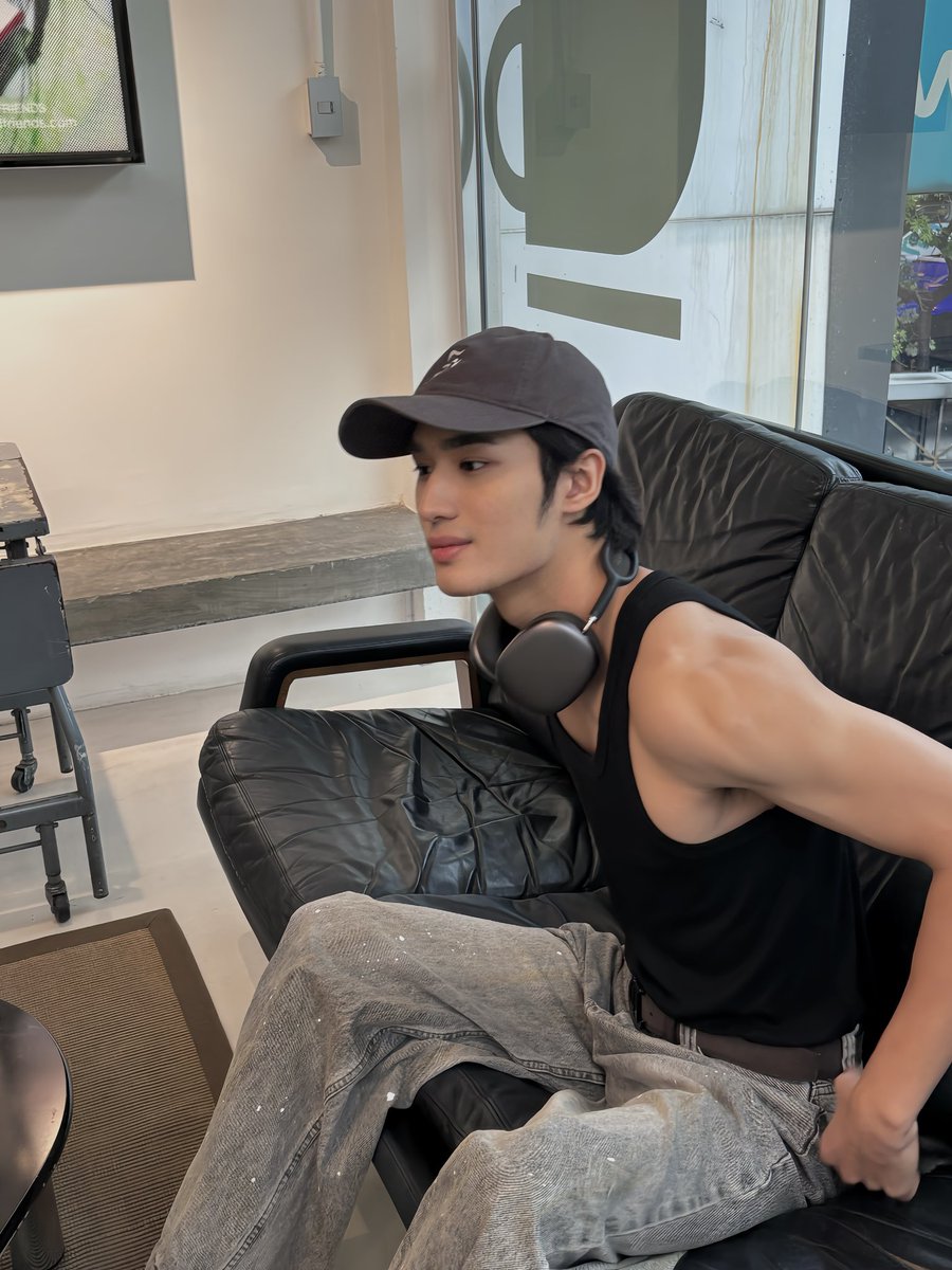 BarbellJirakit's tweet photo. เมกาบอ�� 🎧

#barbelljirakit https://t.co/nyEFWNkeu7