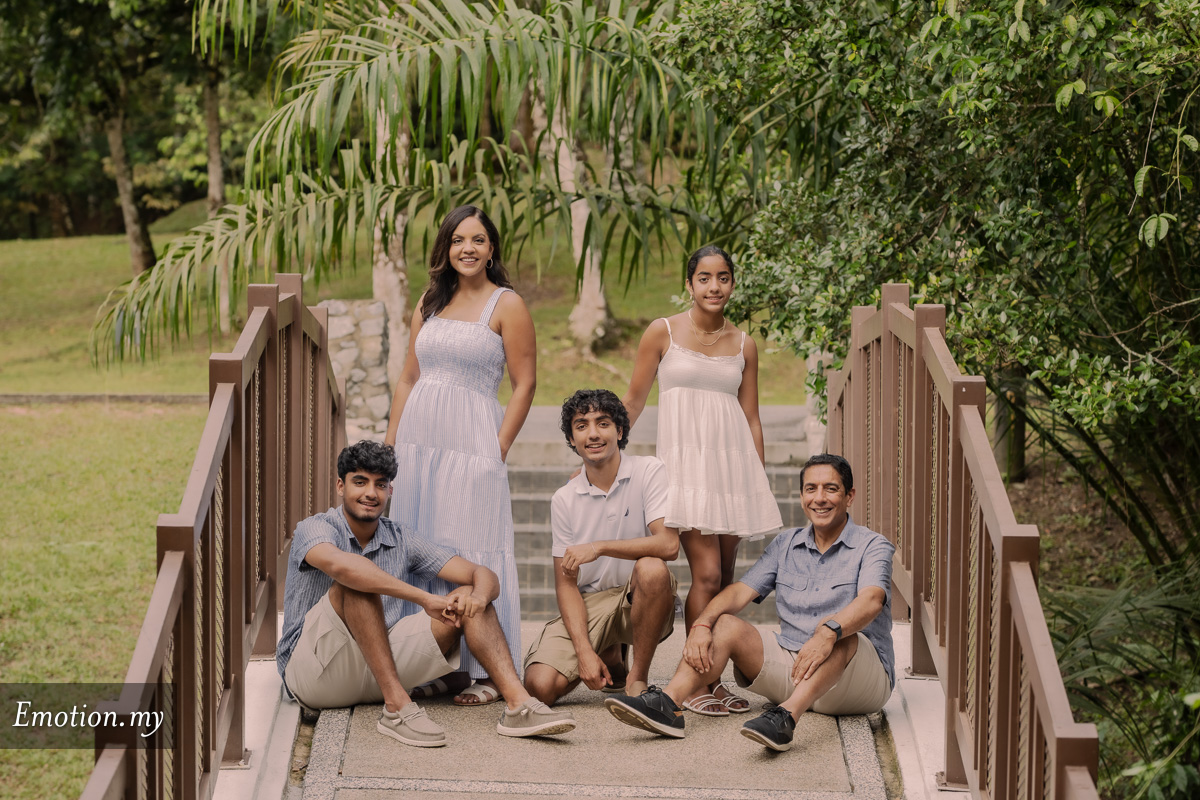 andylimdotcom's tweet image. #familyportrait #photography #family #portrait #emotioninpictures #andylim

View more at emotioninpictures.com