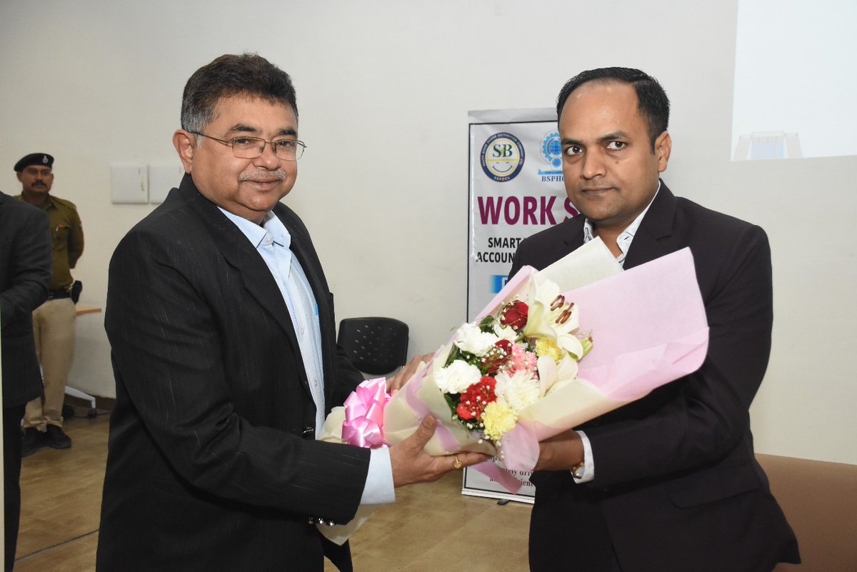 EnergyBihar's tweet image. आज विद्युत भवन में Smart Metering,Energy Accounting &amp;amp; Data Analytics पर Workshop का आयोजन हुआ। कार्यक्रम का शुभारंभ ऊर्जा विभाग के सचिव सह CMD #BSPHCL श्री @manojksingh_IAS द्वारा दीप प्रज्वलन कर किया गया।
(1/3)
#BSPHCL #SmartMetering #DigitalDISCOM #PoweringBihar