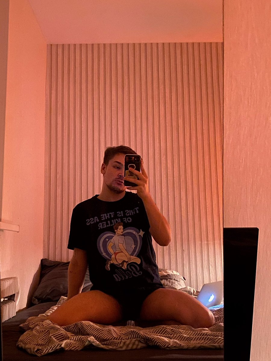 puga_hapuga's tweet image. новая любимая футболка