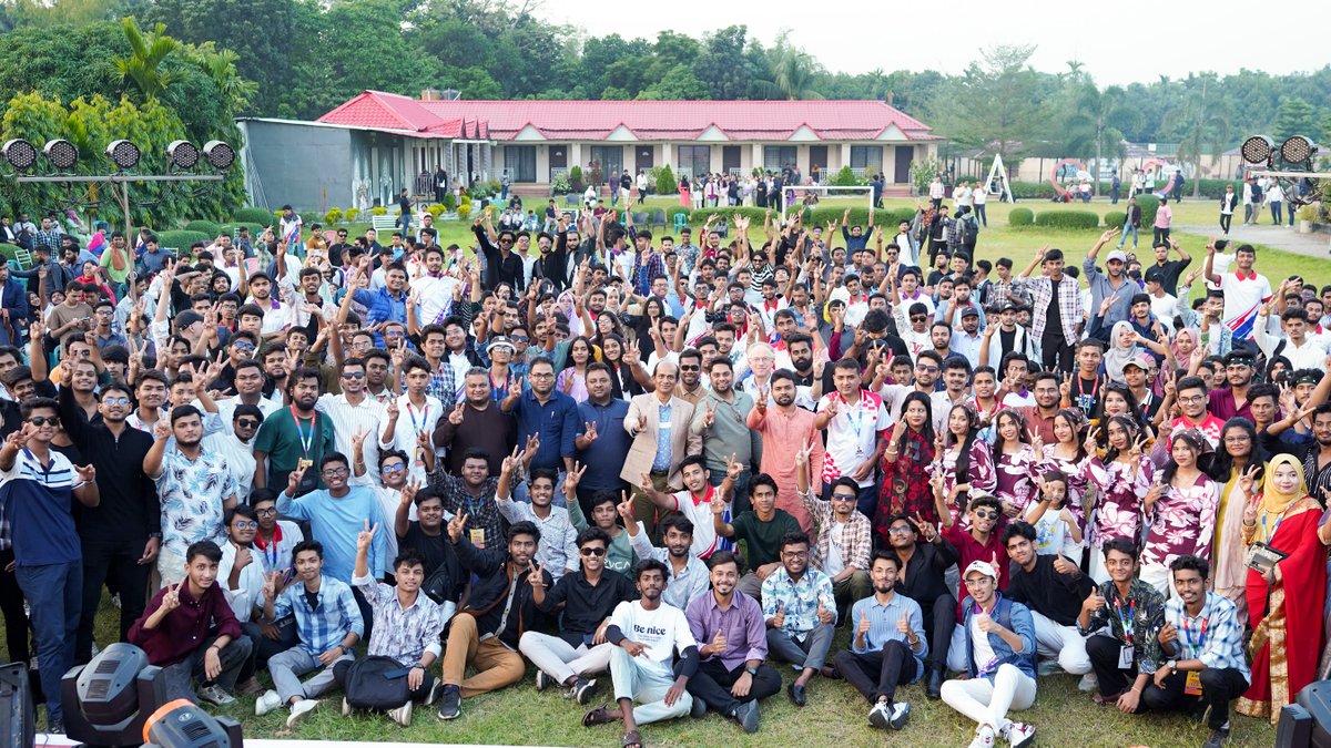 DaffodilPoly's tweet image. 🙌 ড্যাফোডিল পলিটেকনিকের শিক্ষার্থীদের স্বতঃস্ফূর্ত অংশগ্রহণে জাঁকজমকপূর্ণ আয়োজনের মধ্য দিয়ে সম্পন্ন হলো Annual Picnic 2025!

😉 পিকনিকে তোমার সেরা মুহূর্তগুলো শেয়ার করো কমেন্ট বক্সে!

#Daffodilpolytechnic #DiplomaEngineering #AnnualPicnic2025