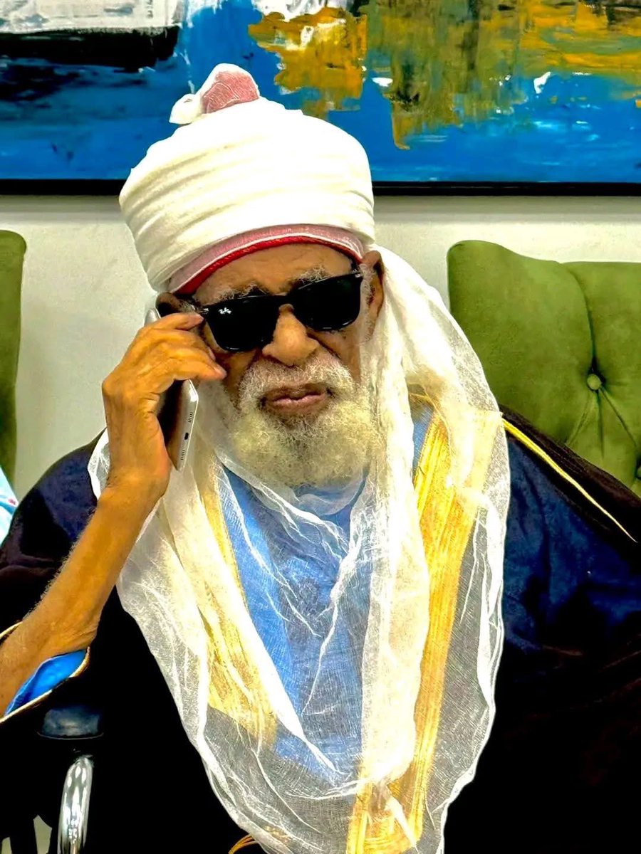 BREAKING NEWS:

A renowned Nigerian Islamic Scholar Sheikh Dahiru Usman Bauchi  is dead. He died early Thursday morning