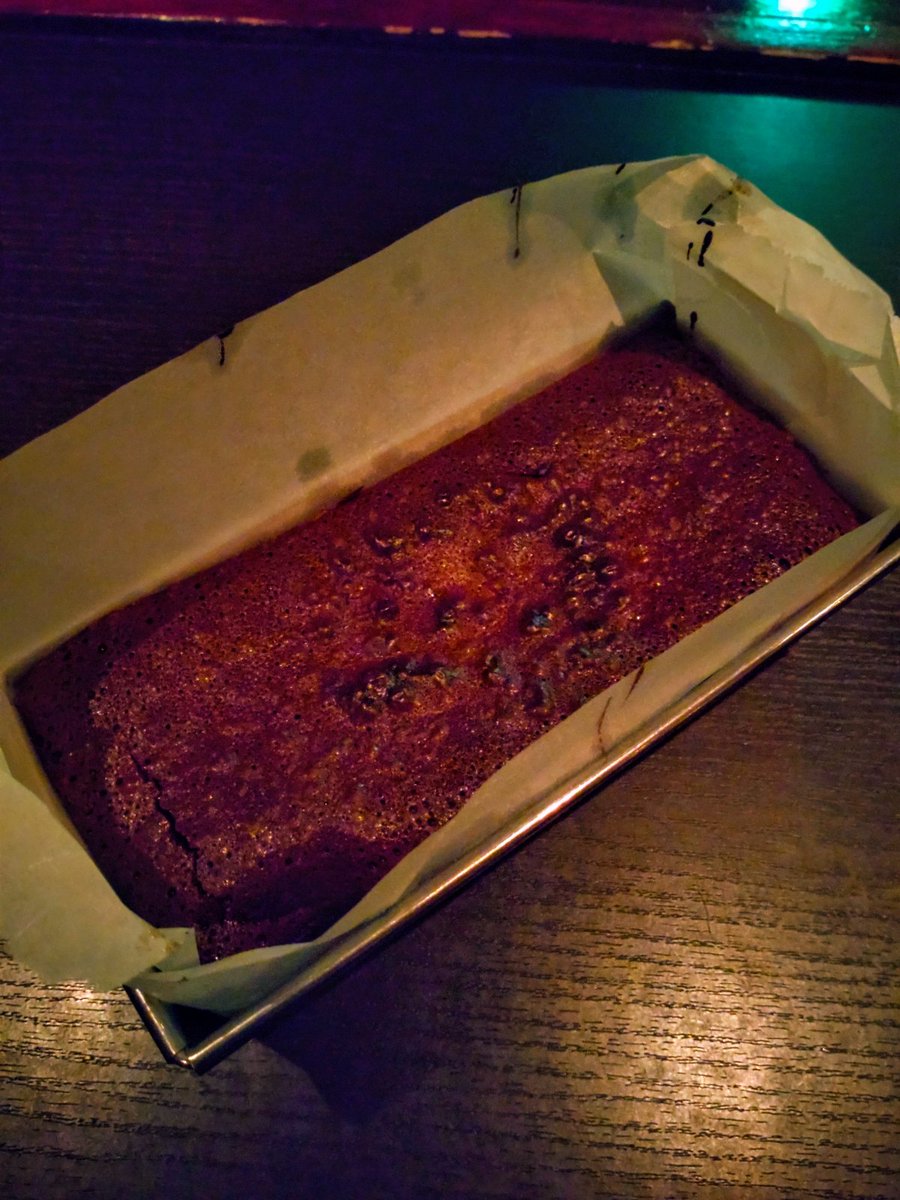 2025年11月27日は15時オープンです

ショコラテリーヌ焼き上がりました！
が、お出しできるのは明日からです
本日は品切れしております
すみません
本日も24時までよろしくお願いいたします

#三宮バー #三宮カフェ #ラム酒 #ラム #神戸サウナ #ハイボール #ラムハイ #ショコラテリーヌ #柿のカクテル