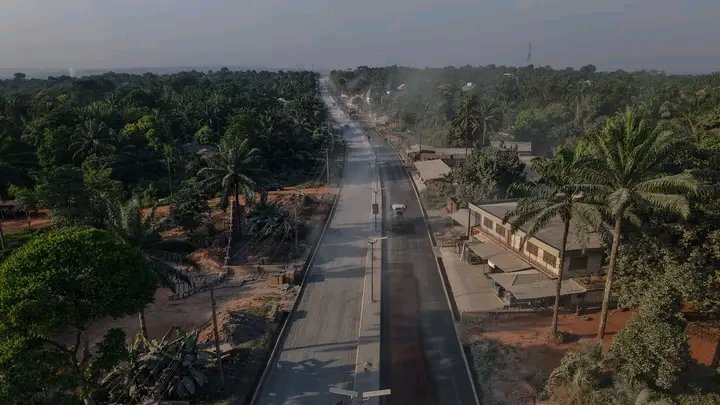 OjikePatri39948's tweet image. SOLUTION PROJECT UPDATE

The Agulu-Nanka section of the ongoing construction and dualization of the Amawbia - Uga Federal Road by the Soludo administration is nearing completion.

#AnambraIsRising
#SolutionContinues
#OnwaDezemba