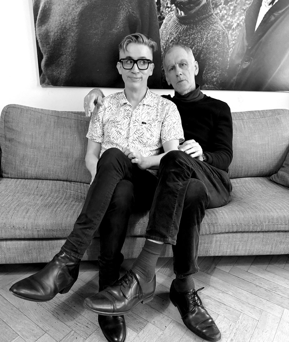 I nya "Hemma hos Strage" berättar Robert Forster, aktuell med soloskivan "Strawberries", om hur hans grupp The Go-Betweens var betydligt mer dekadent än folk trodde. hemmahosstrage.se