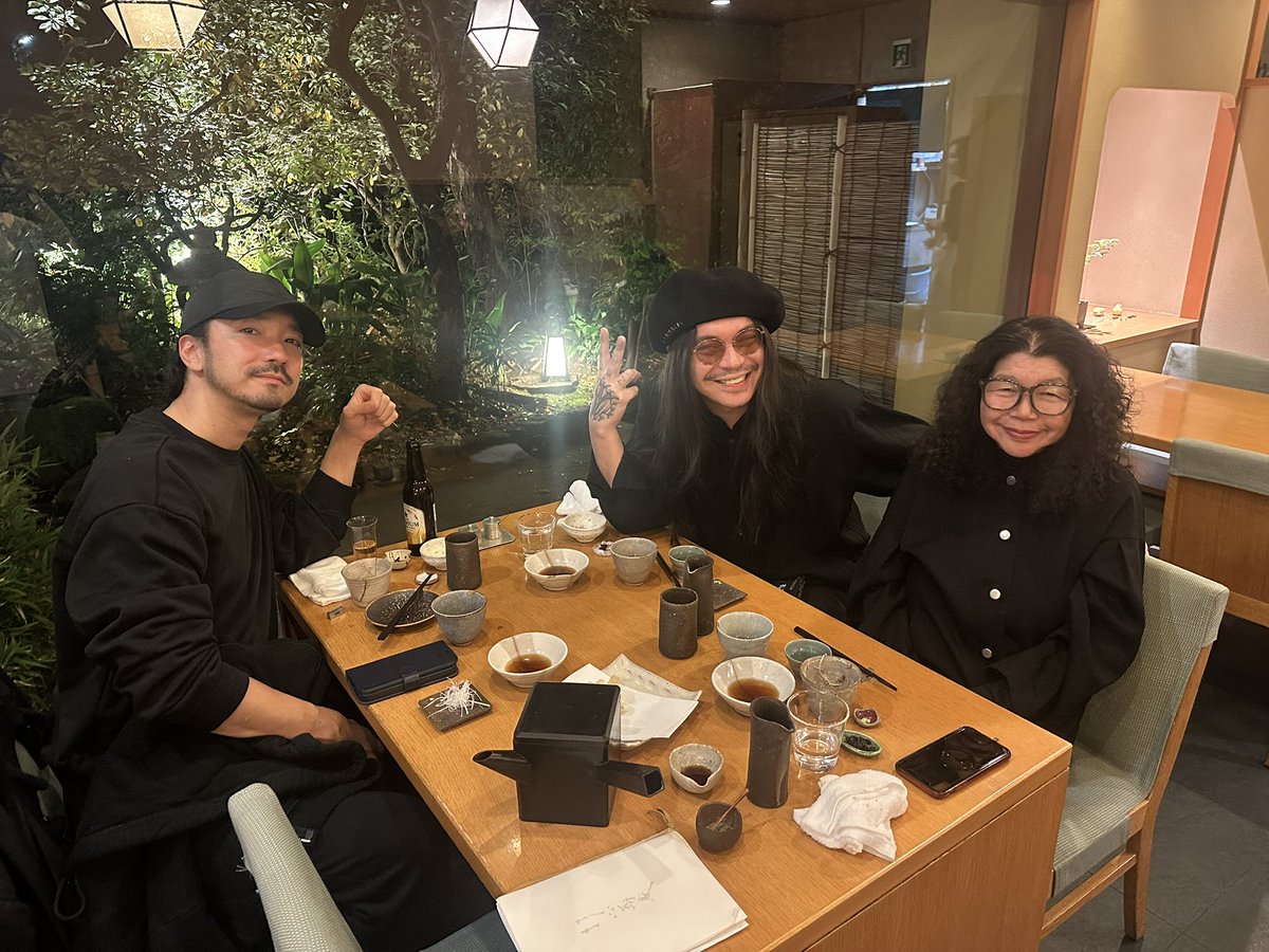 kenken_RIZE's tweet photo. 今日はライブ前に数年ぶりの家族会議

金子家　強いなぁ。
飲んで話してるだけで本当に個々の強さに泣きそうになる。

ほんとに自慢の家族です。 https://t.co/g2mVxcPDFb