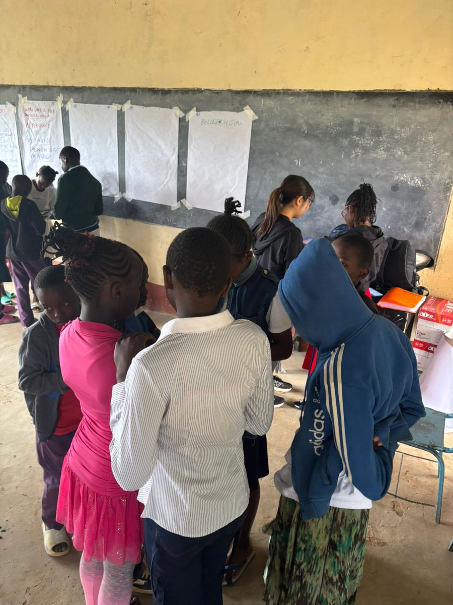 MiraiKenya's tweet image. Day 7 at the Nafasi Programme:
 lifeskill training focused on peer pressure. what it is, what causes it, and how values guide our choices.
Children explored positive vs negative peer pressure through group discussions and shared their role models. 
#ChildProtection
