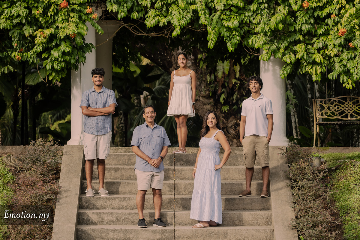 andylimdotcom's tweet image. #familyportrait #photography #family #portrait #emotioninpictures #andylim

View more at emotioninpictures.com