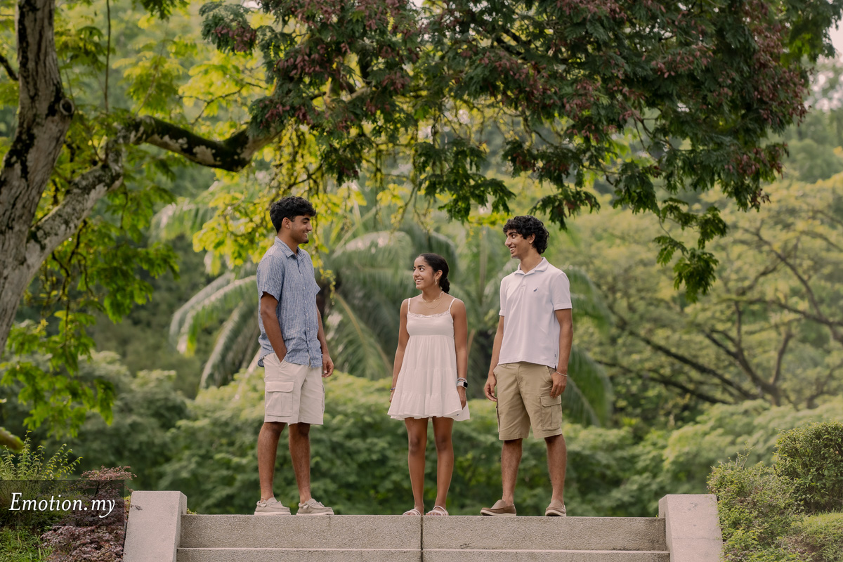 andylimdotcom's tweet image. #familyportrait #photography #family #portrait #emotioninpictures #andylim

View more at emotioninpictures.com