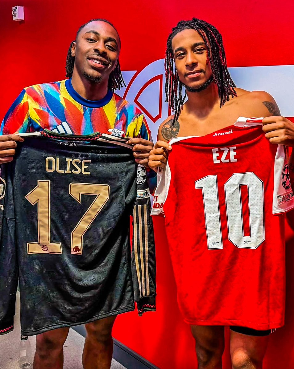 eurofootcom's tweet image. 🏴󠁧󠁢󠁥󠁮󠁧󠁿🇫🇷 After the Arsenal-Bayern Munich match, Eze and Olise swapped shirts! ❤️✨