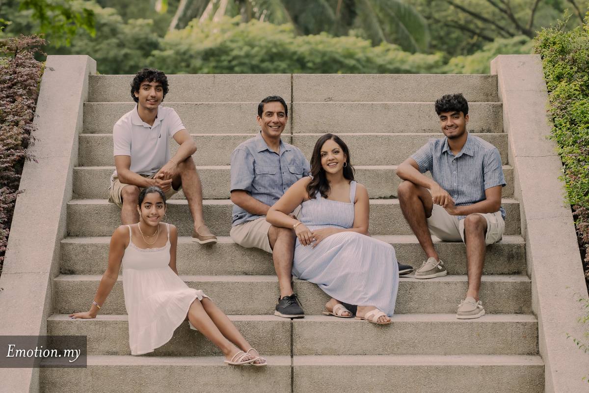 andylimdotcom's tweet image. #familyportrait #photography #family #portrait #emotioninpictures #andylim

View more at emotioninpictures.com