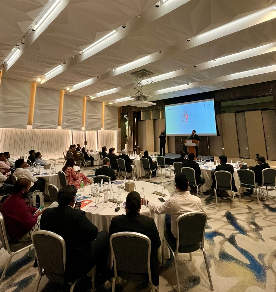 Solplanet MENA Bölgesinin Öncü Güneş Enerjisi Firmalarını Bir Araya Getirdi 

Solplanet, Dubai’de MENA güneş enerjisi sektörünü bir araya getiren özel bir yuvarlak masa toplantısı düzenledi. MESIA iş birliğiyle 13 Kasım’da Crowne Plaza Dubai Marina’da gerçekleştirilen etkinlik;