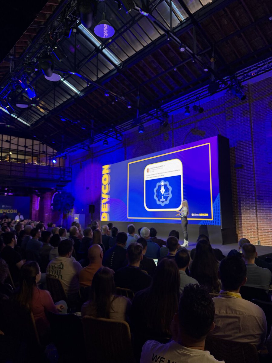 Hiberus's tweet image. 🚀 hiberus en #DEVCON2025, el mayor encuentro global de desarrolladores @Liferay.
→ Nuevas funcionalidades y estrategias #Cloud e #IA 
→ Avances en seguridad, integraciones y buenas prácticas de desarrollo.
→ Sesiones colaborativas
Descubre más: hiberus.com/dxp/liferay?ut…