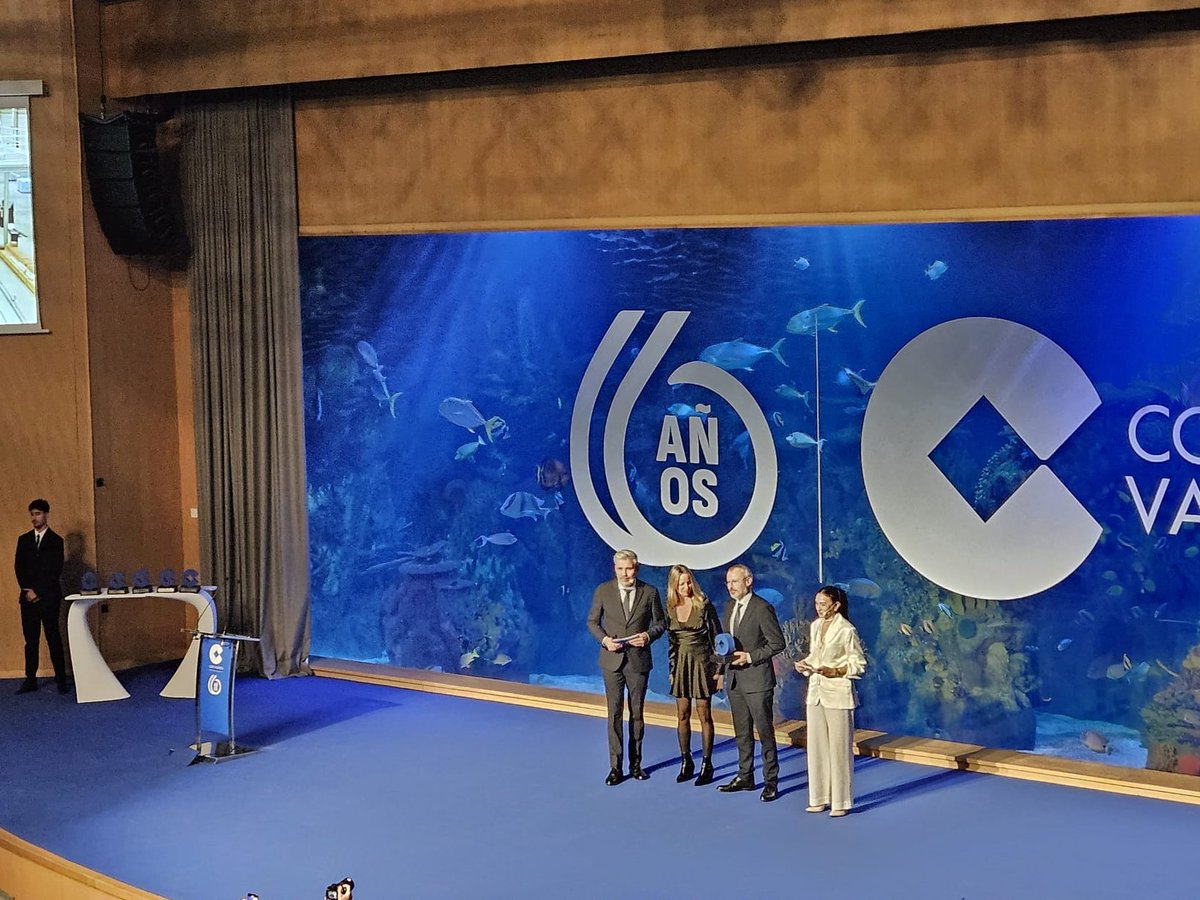 concoval's tweet image. 🎙¡Enhorabuena a @COPEValencia por su 60 aniversario y a @Consum por su merecido galardón!

Anoche estuvimos presentes en el Oceanogràfic, acompañando a los galardonados y celebrando con la cadena su aniversario en nuestra tierra.

¡Por muchos años más de comunicación rigurosa!…