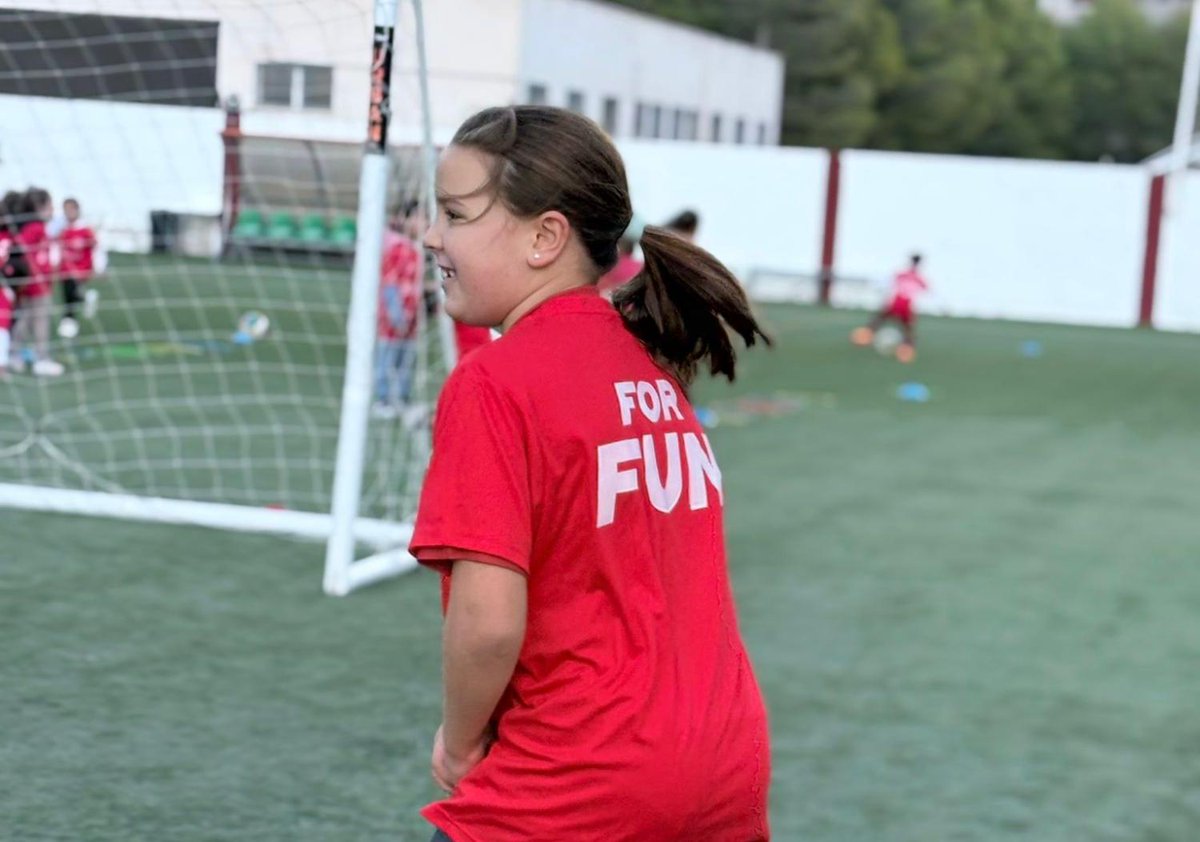 ffrm_es's tweet image. 😀 FOR FUN | ¡Blanca acoge una nueva jornada del proyecto #ForFun con más de 90 niñas!

🤩 Nueva jornada de la iniciativa de la FFRM para impulsar el fútbol femenino desde la base y fomentar valores como la igualdad, la convivencia y la diversión a través del deporte ⚽.

ℹ️…