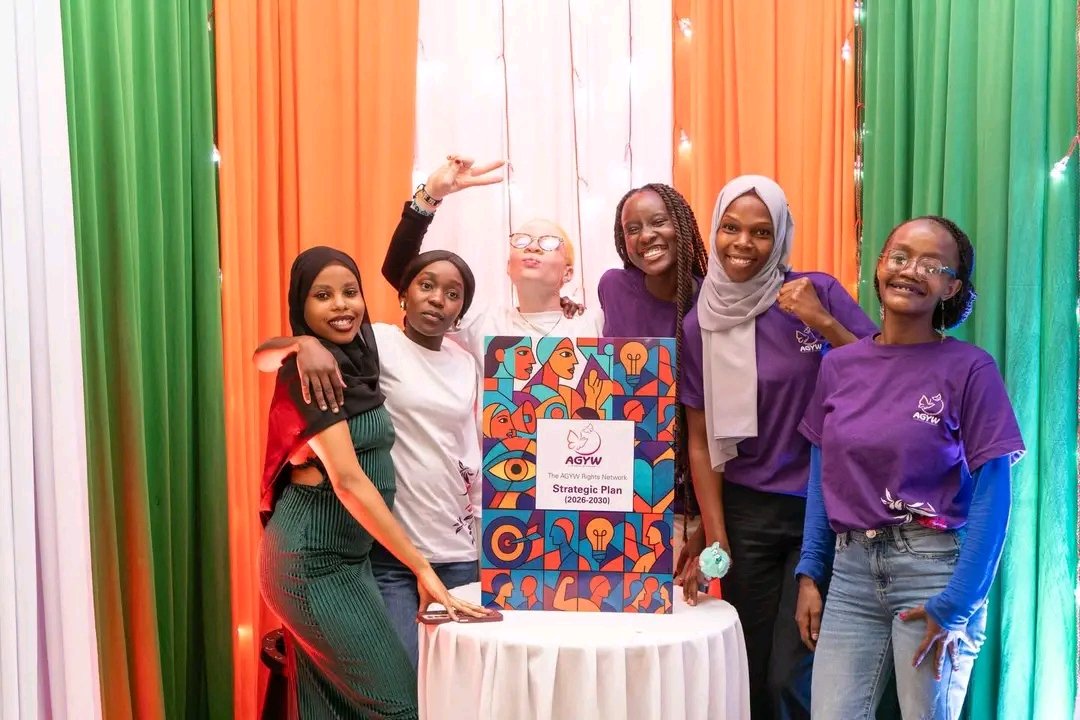 Polycom Girls 💛💙💖 tweet media