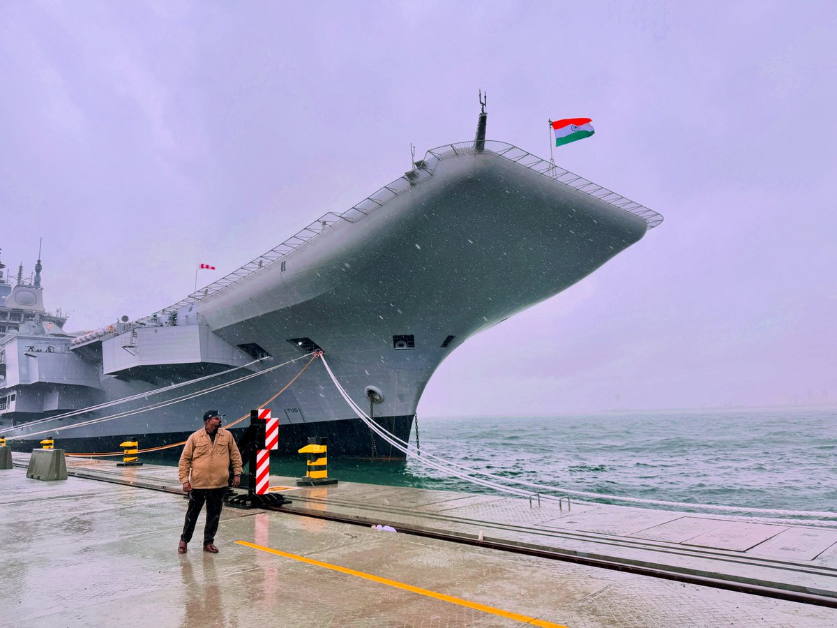 BarathArulsamy's tweet image. In the middle of rain, wind and a restless sea, I stood before #INSVikrant, a giant of steel and vision.
Some moments test you, some moments inspire you, and this one did both.
Even in the storm, strength rises.

Honoured to witness this symbol of power and partnership between 🇮🇳