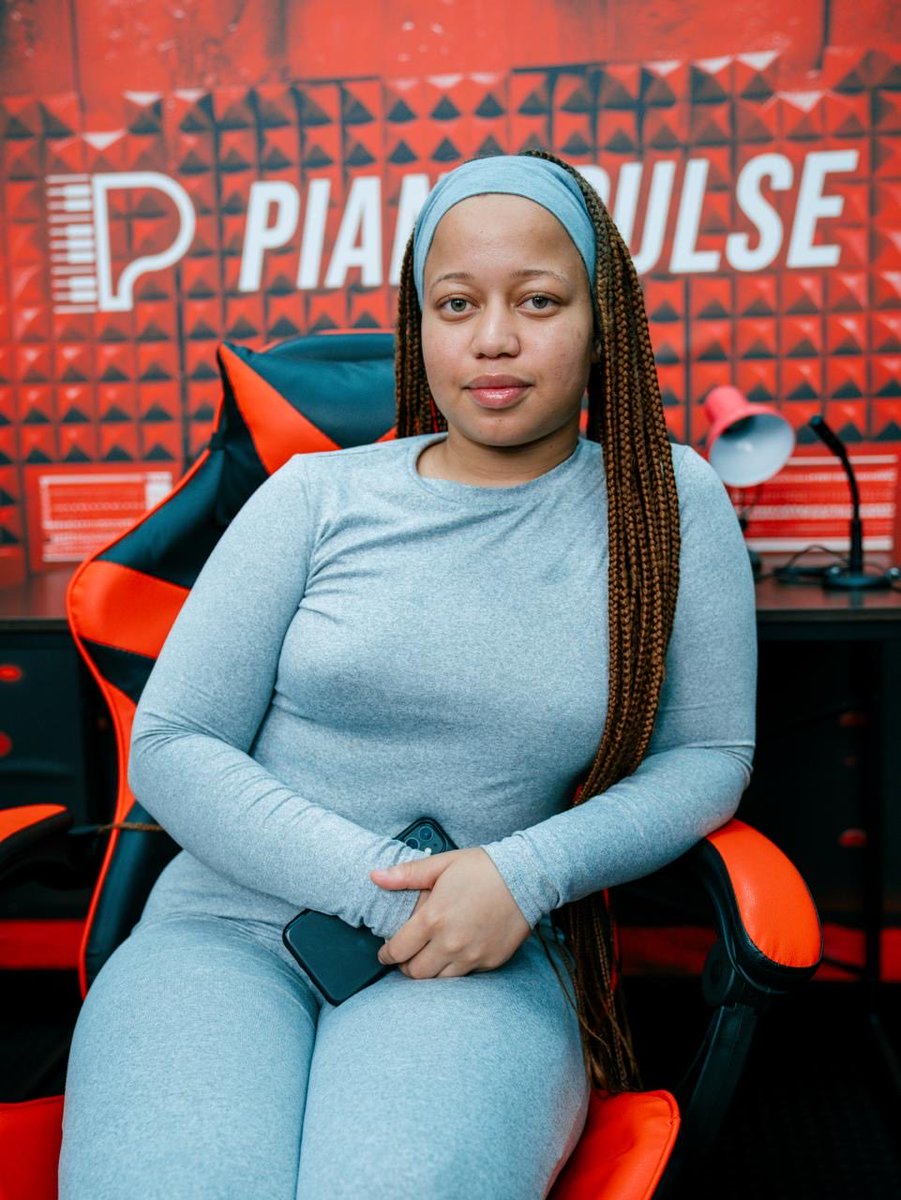 skroef28_official tweet media