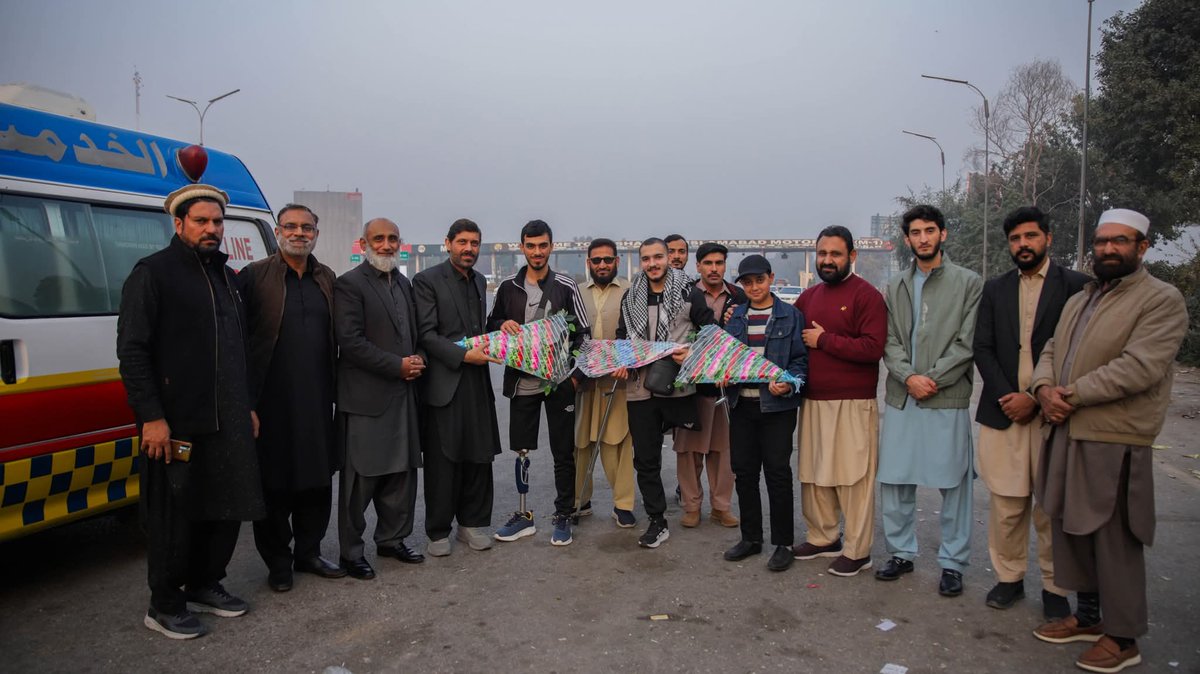 qs4rr's tweet image. We are deeply grateful to Alkhidmat Foundation for the warm welcome and care we received upon arriving in Peshawar.
Your support means the world to us as Palestinian students.
#Peshawar #AlkhidmatFoundation #Palestine