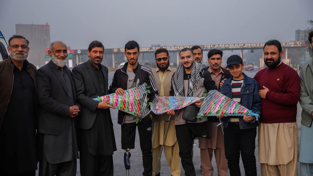 qs4rr's tweet image. We are deeply grateful to Alkhidmat Foundation for the warm welcome and care we received upon arriving in Peshawar.
Your support means the world to us as Palestinian students.
#Peshawar #AlkhidmatFoundation #Palestine