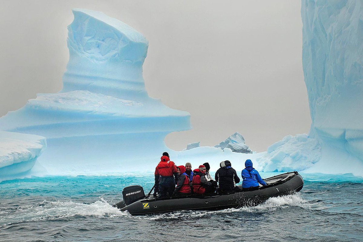 ExpeditionsNow's tweet photo. 🎄❄️ Last-minute chance for a snow-white Christmas at the world’s end! Join the Classic Antarctica Cruise on the MV Ushuaia departing 20 Dec 2025 — now from just $6390. 👉 Book now before cabins disappear! #LastMinuteTravel https://t.co/Cp6ilPHTBr https://t.co/9Nkw6yLVmg