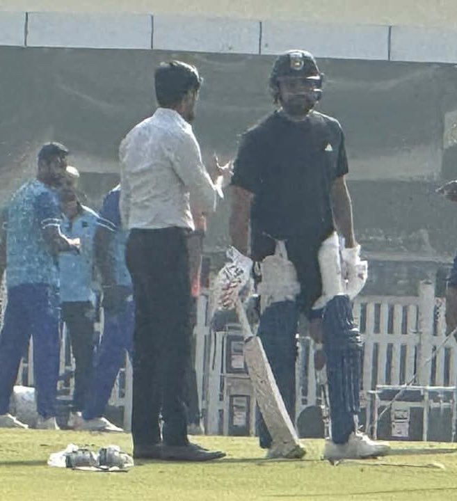 rohann__45's tweet image. Rohit Sharma with Shahbaz Nadeem in practice session.🔥