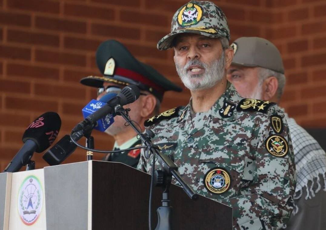 رئيس هيئة الأركان العامة للقوات المسلحة الإيرانية اللواء عبدالرحيم موسوي: 

القوات البحرية للجيش جاهزة للرد الحاسم والمُوجِع على أيّ اعتداء أو تجاوز محتمل.