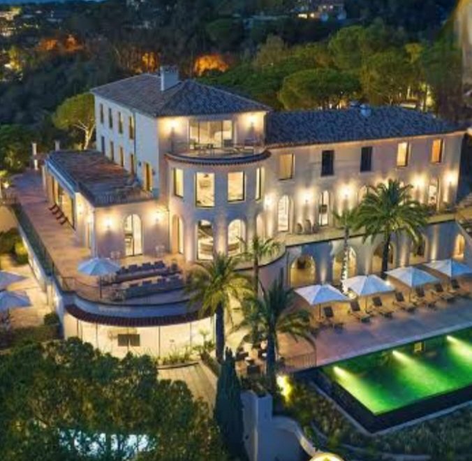 Gamemerz691's tweet image. Tf2 spy&apos;s house probably looks like this. #tf2spy #spy #spytf2 #tf2 #TeamFortress2 #teamfortress2spy