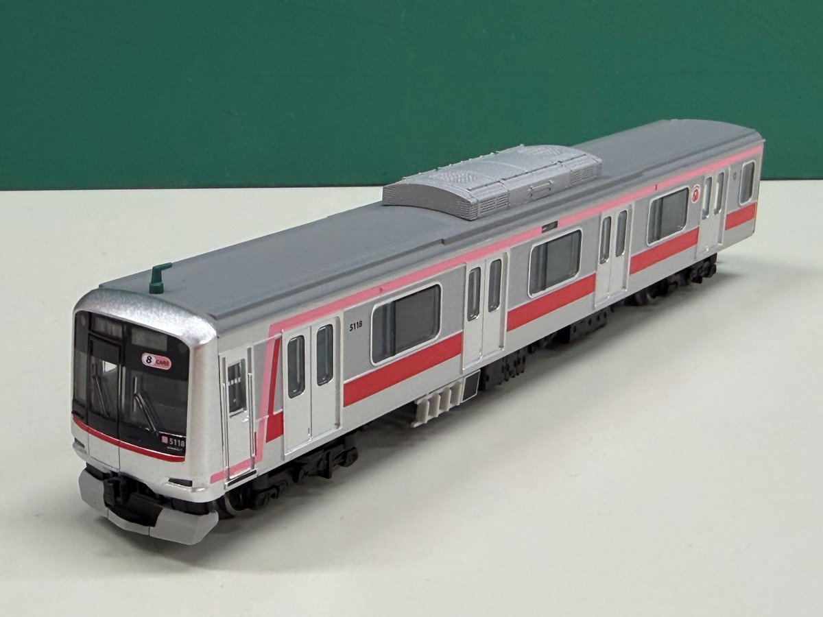 Model_Greenmax's tweet image. #グリーンマックス #東急電鉄5000系 ( #東横線 5118編成） 
ランボードの長さが異なるサハ5418と5518もしっかり作り分けています。
2022年頃までのアンテナ増設前の姿を再現しています。

↓製品の詳細はこちら↓
greenmax.co.jp/gm-product/508…