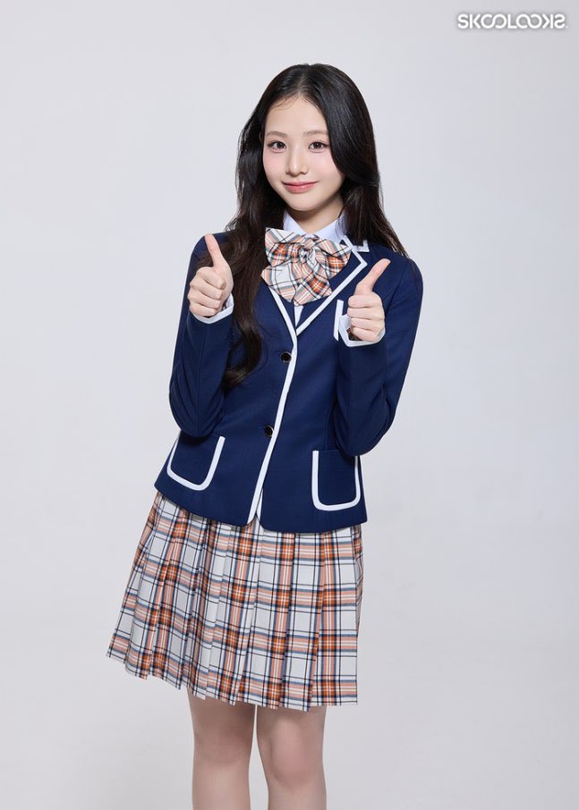 kotorukaaa's tweet image. [LOOK] More photos of SEOWON for the Korean uniform brand ‘SKOOL LOOKS’ have been revealed! — a 🪡

#UNIS #유니스 #UNI_Story