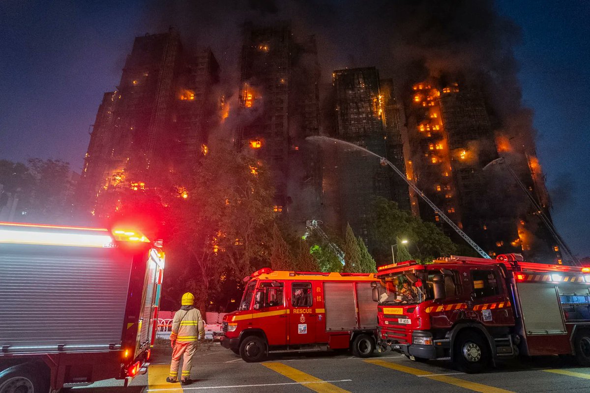 smartyrajesh513's tweet image. A massive fire ripped through multiple residential towers, killing 44 and leaving hundreds unaccounted for.
Families searching for loved ones. Firefighters risking everything.
💔 Sending strength to everyone affected.
#HongKong #PrayForHK