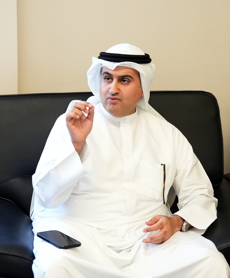 معالي وزير العدل #ناصر_السميط مستشار وقاضٍ سابق  بخبرته العميقة وتجربته الطويلة في آلاف القضايا  قدم تعديل #قانون_الأحوال_الشخصية إنجازاً جباراً وإنسانياً يحفظ توازن الأسرة ويترك أثراً تاريخياً جزاه الله خير الجزاء.

 #ناصر_السميط