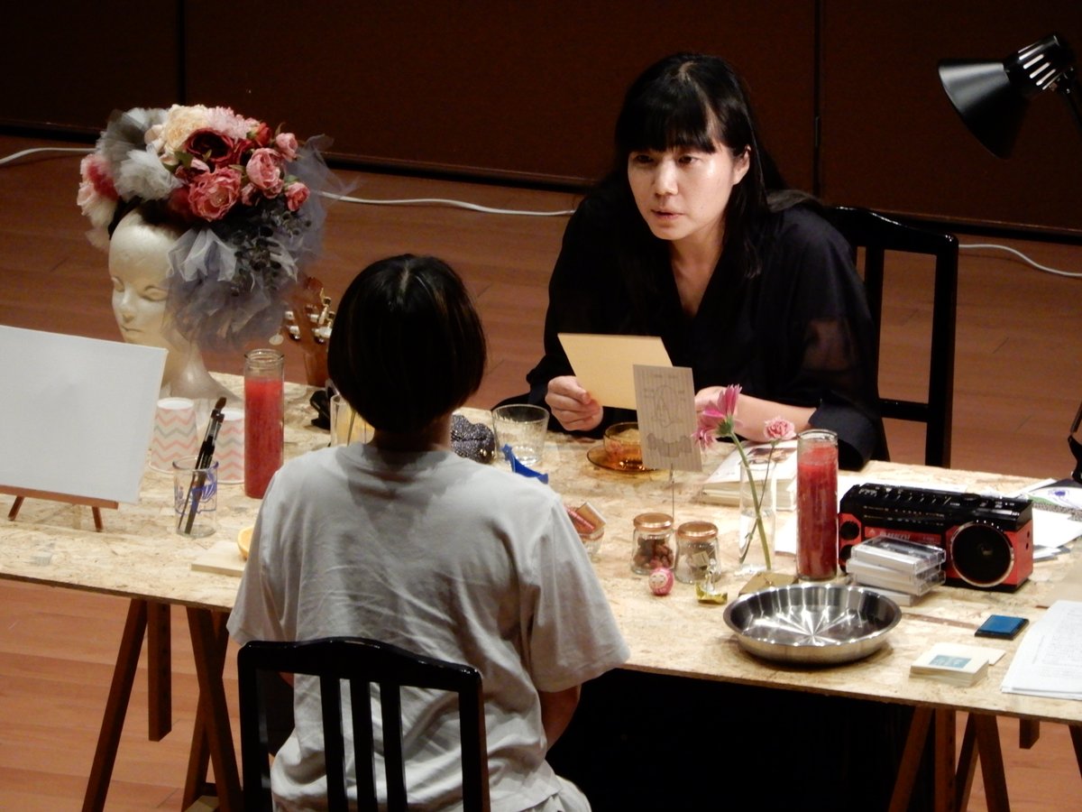 【恋愛のあなた（たち）・断章】
3回とも、お客さんや場所の雰囲気が変わり、やっていることは同じでも、毎回違うパフォーマンスが見られたようでした。

普段は東京を拠点に活動しているcon-cenさんですが、今回のナイトミュージアムを機に、金沢でまた上演しやすい繋がりができたら嬉しいですね。