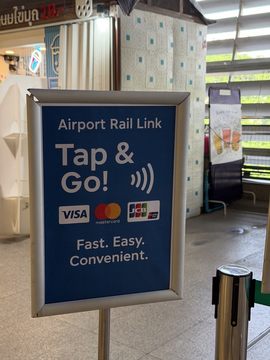 น้ำตาจะไหล Airport Rail Link ใช้บัตรเครดิตแตะได้แล้ว ไม่ต้องพกเงินสดมาขึ้นรถไฟแล้วววว