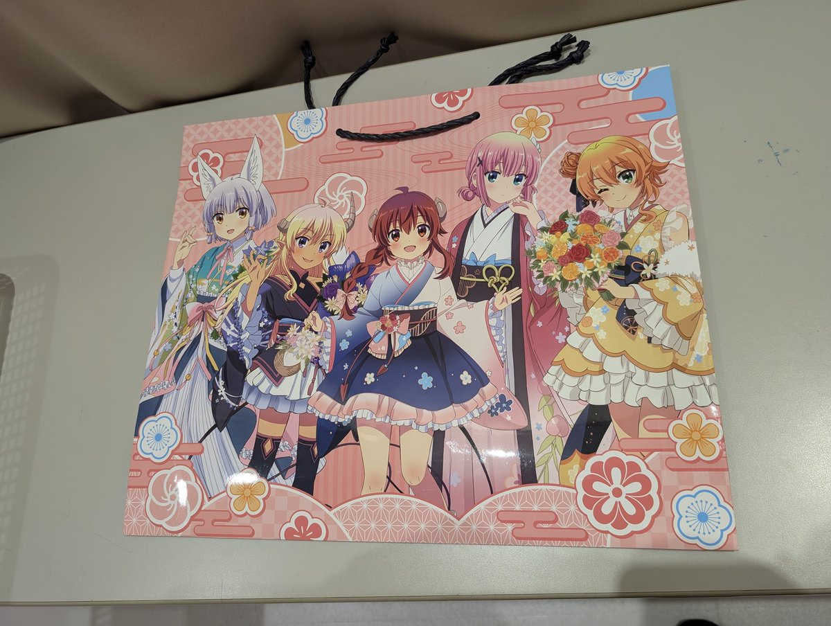 ショッパーがもらえるのは購入金額一万円以上です