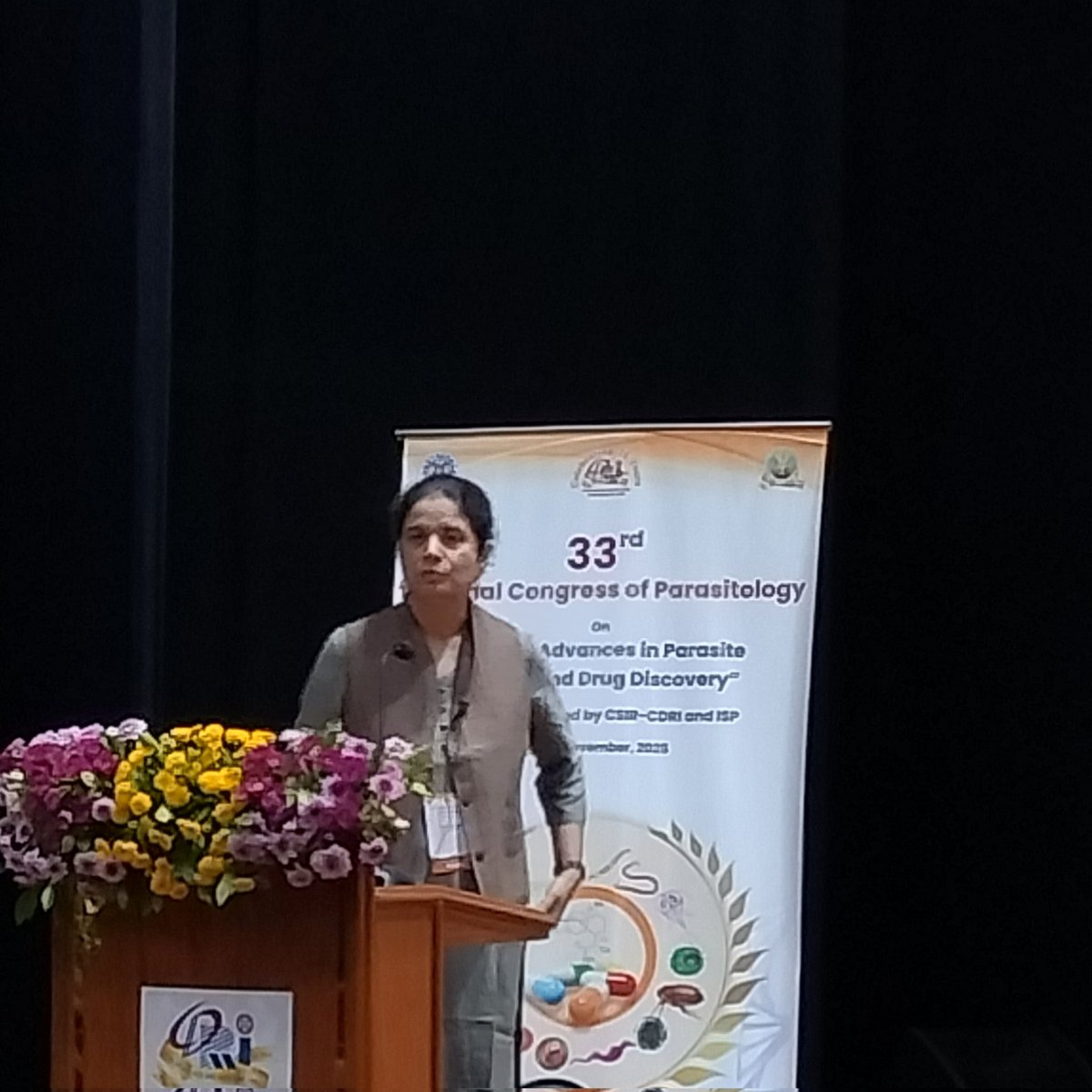 patankar_lab's tweet image. Saman Habib tells us about a Pf apicoplast exonuclease with novel functions. Role of a large insertion in activity of the protein highlights that insertions in Pf play important roles. @CSIR_CDRI