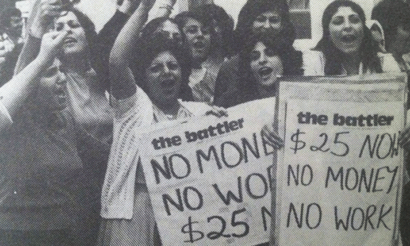 #OtD 27 Nov 1981 300 mostly migrant women at Kortex textile factory in Brunswick, Australia, went on strike after union officials missed a meeting about their pay claim. They organised a mass picket, spread the strike, fought police, and won a pay rise stories.workingclasshistory.com/article/9952/k…