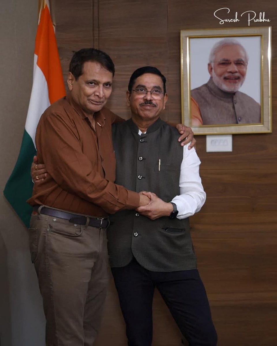 sureshpprabhu's tweet image. केंद्रीय कैबिनेट मंत्री एवं मेरे मित्र श्री @JoshiPralhad जी, आपको जन्मदिन की हार्दिक बधाई एवं अनेकानेक शुभकामनाएं।💐

ईश्वर से आपके उत्तम स्वास्थ्य, सुदीर्घ आयु और सुखमय जीवन की कामना करता हूं।